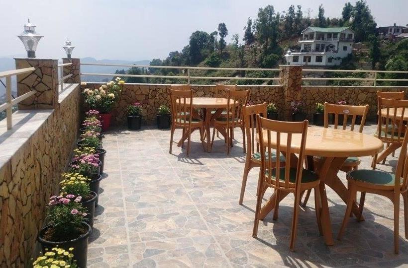 Hotel The Golden Peak,