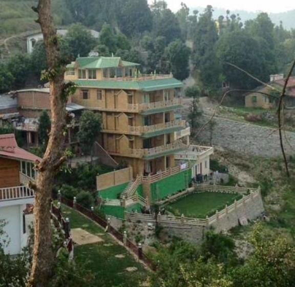 Hotel The Golden Peak,