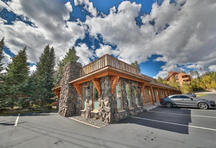 فندق على الطريق Trailhead Inn