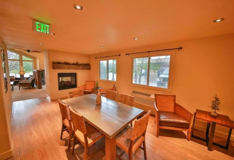 Motelli Trailhead Inn