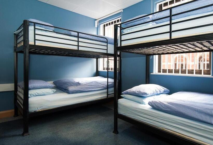 Russell Scott Backpackers Hostel