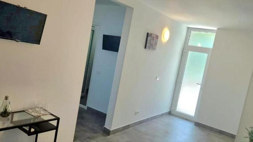 هاستل Vila Dvg Costinesti