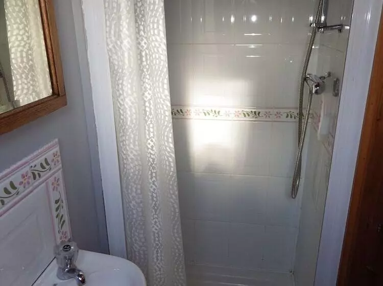 تختخواب و صبحانه Ryvington Apartments