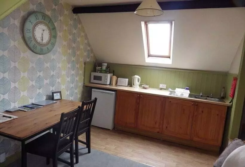 تختخواب و صبحانه Ryvington Apartments