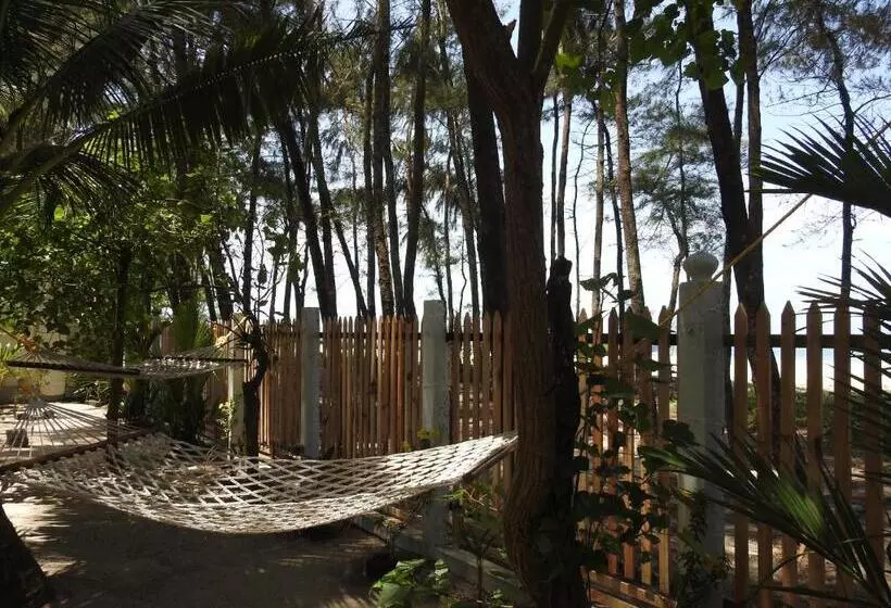 Hotelli Alleppey Beach Garden