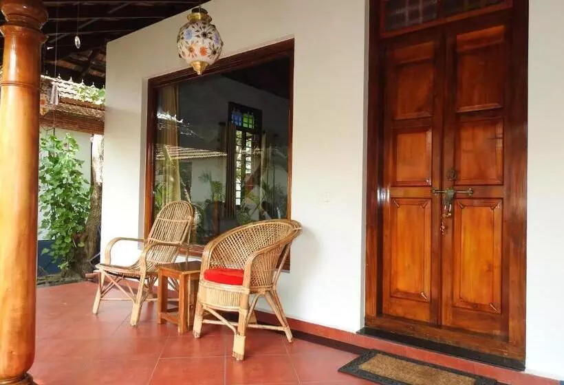 Hotelli Alleppey Beach Garden