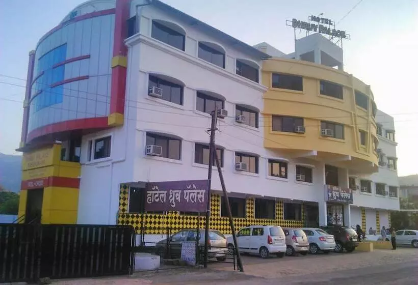 Hotelli Dhruv Palace