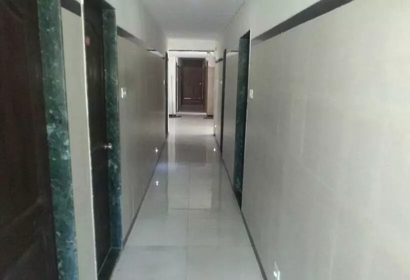 Hotelli Dhruv Palace