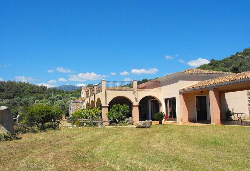 Отель Funtanaena