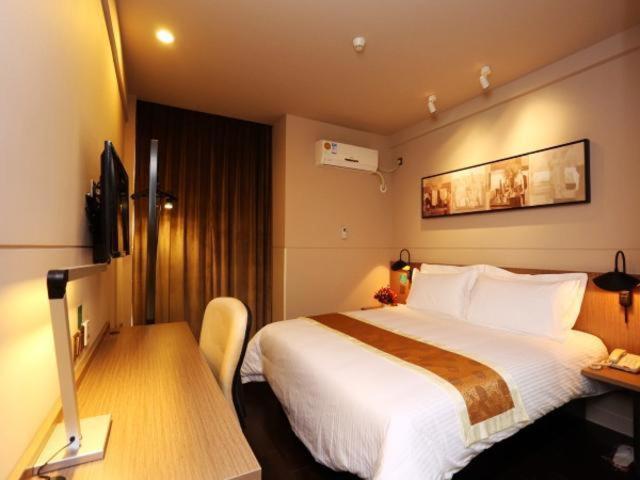 Hotel Jinjiang Inn Select Changchun Jingyuetan Park
