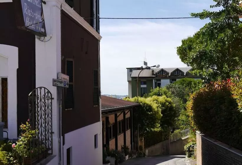 ホテル La Cantinella