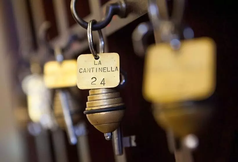 ホテル La Cantinella