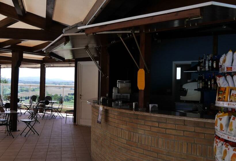 ホテル La Cantinella