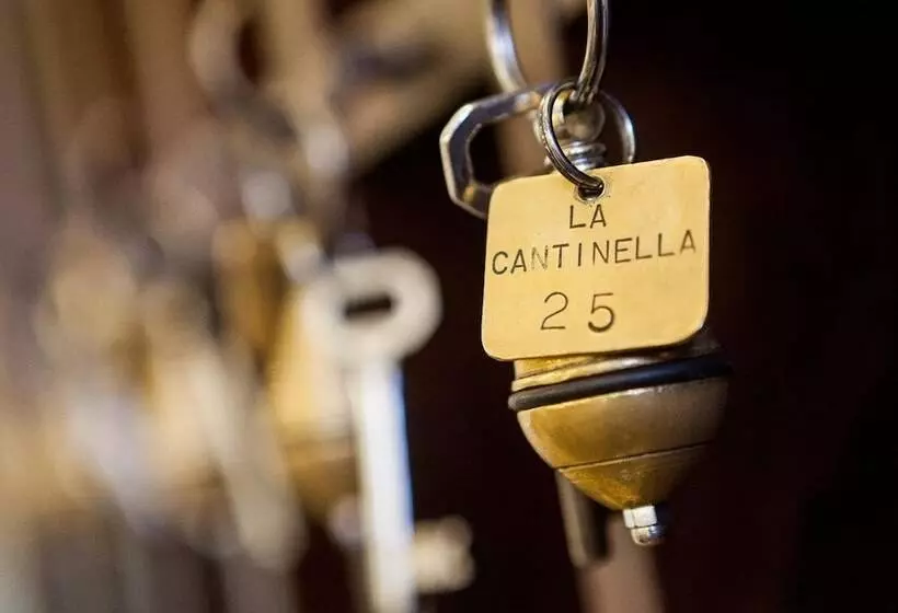 ホテル La Cantinella