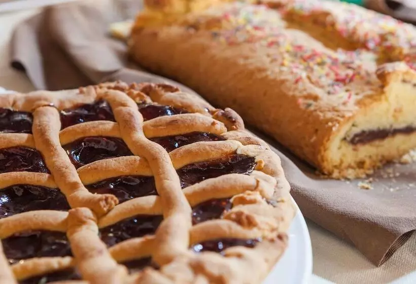 ホテル La Cantinella