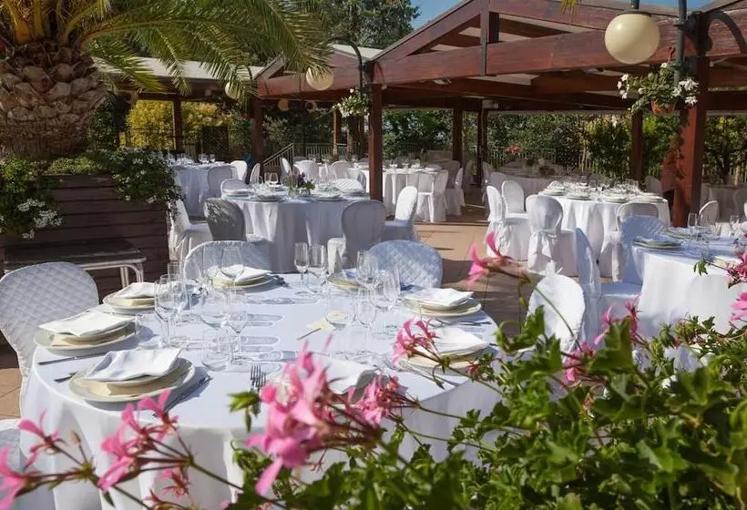 ホテル La Cantinella