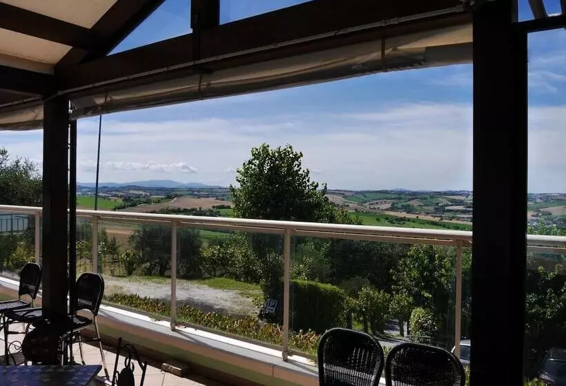 ホテル La Cantinella