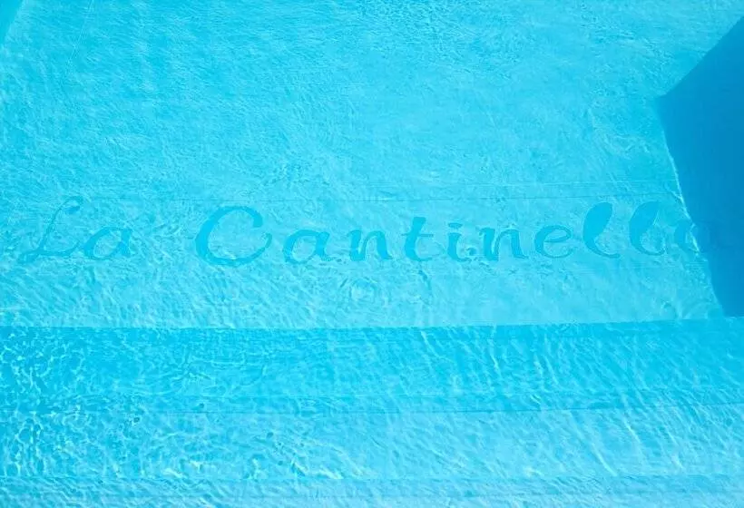 ホテル La Cantinella