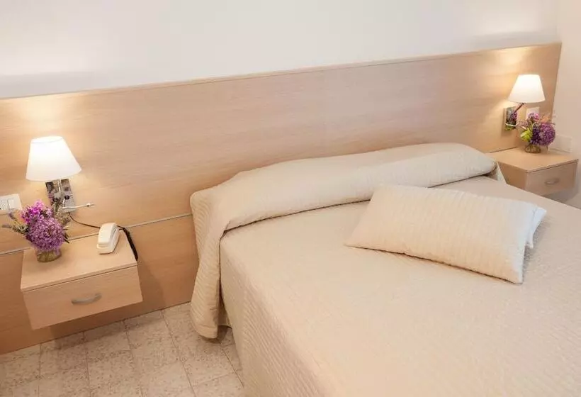 ホテル La Cantinella