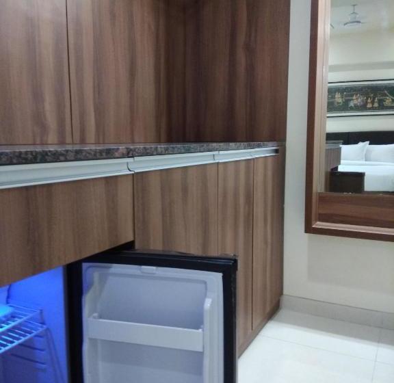 هتل Shreeji Vatika