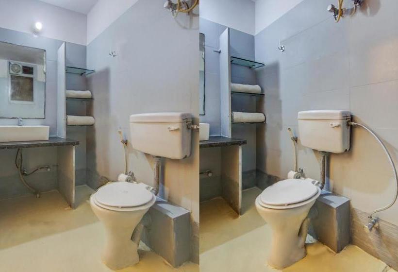 בית מלון כפרי Treebo Trip Silver Stallion Sector 18