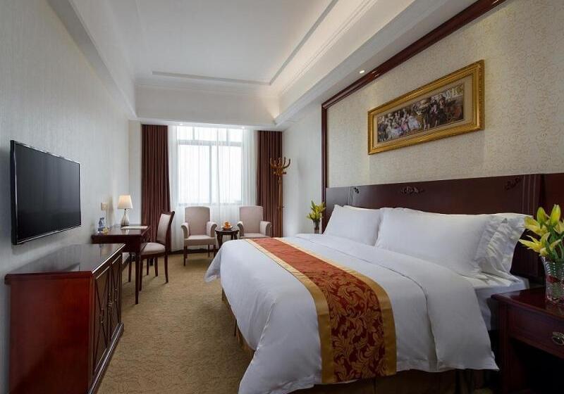 Vienna Hotel Shanwei Lufeng Jieshi Bus Station