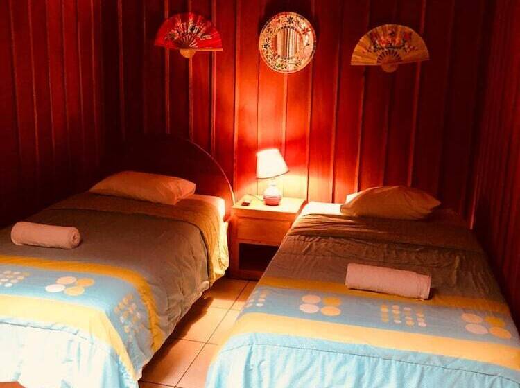 تختخواب و صبحانه Cabinas Lupita