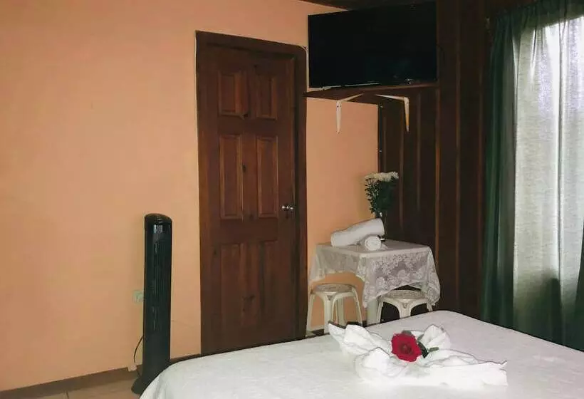 تختخواب و صبحانه Cabinas Lupita