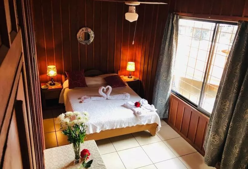 تختخواب و صبحانه Cabinas Lupita