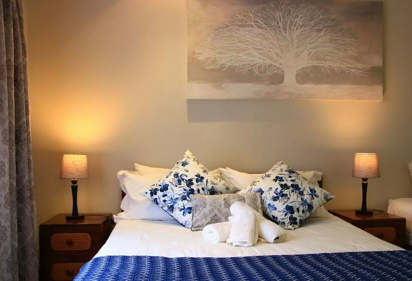 تختخواب و صبحانه Rozendal Guest House