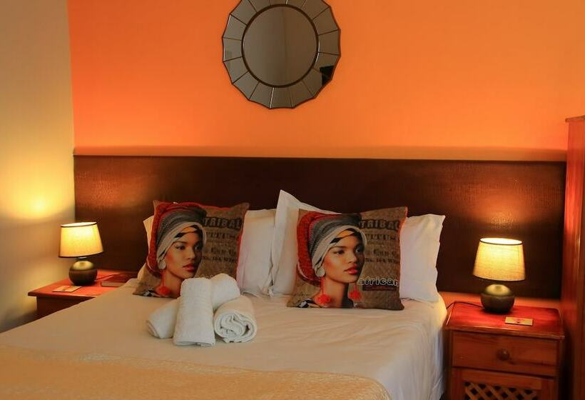 تختخواب و صبحانه Rozendal Guest House