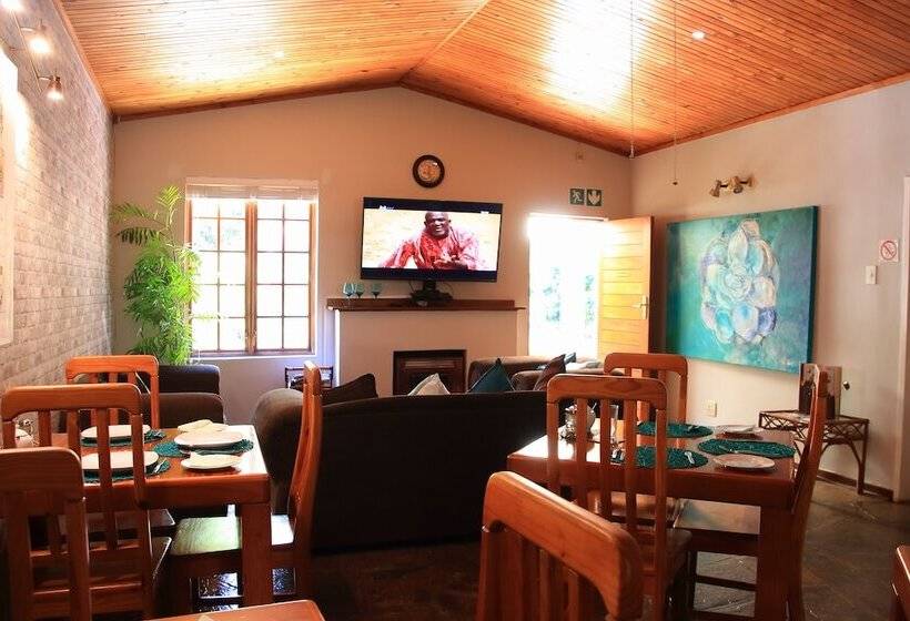 تختخواب و صبحانه Rozendal Guest House