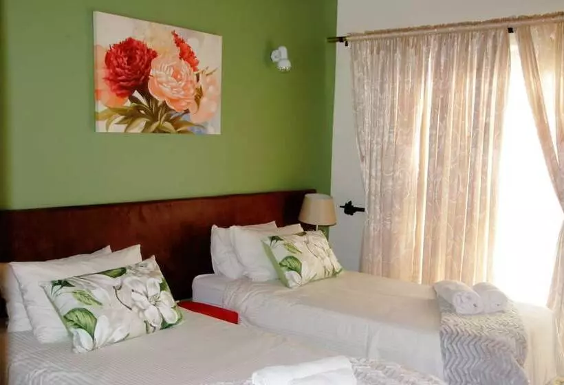 تختخواب و صبحانه Rozendal Guest House