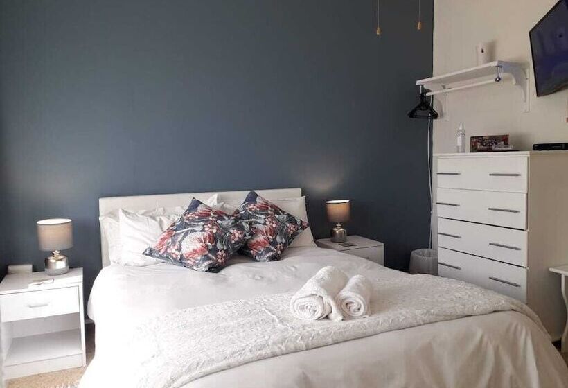 تختخواب و صبحانه Rozendal Guest House