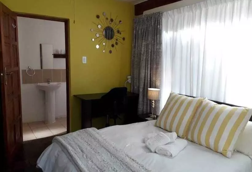 تختخواب و صبحانه Rozendal Guest House