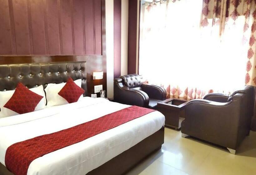 Szálloda Gayatri Resorts