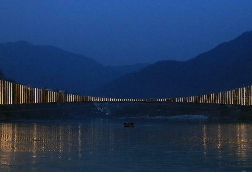 Szálloda Gayatri Resorts