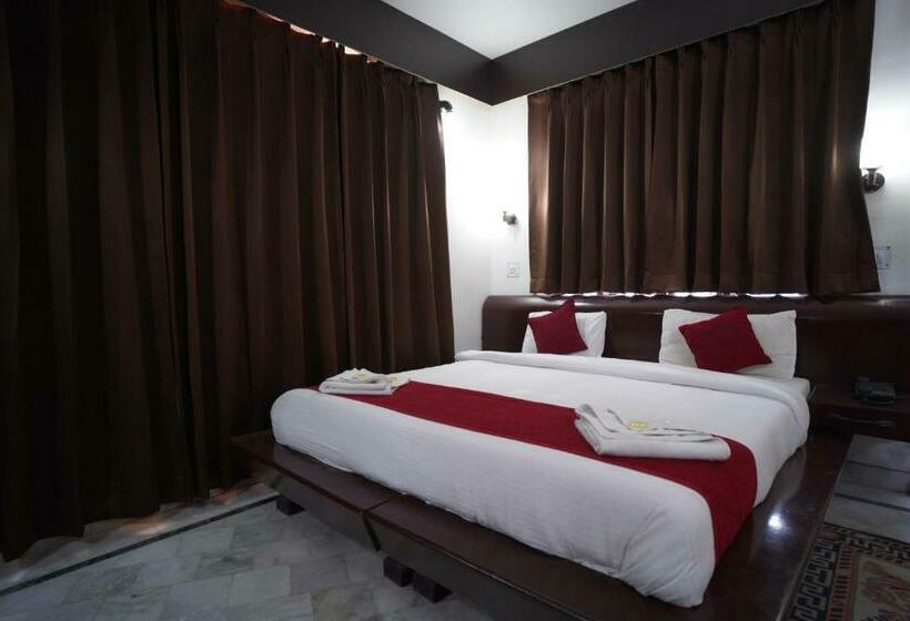 Szálloda Gayatri Resorts