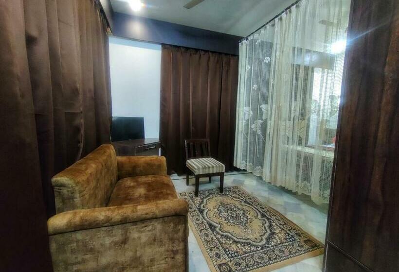 Szálloda Gayatri Resorts