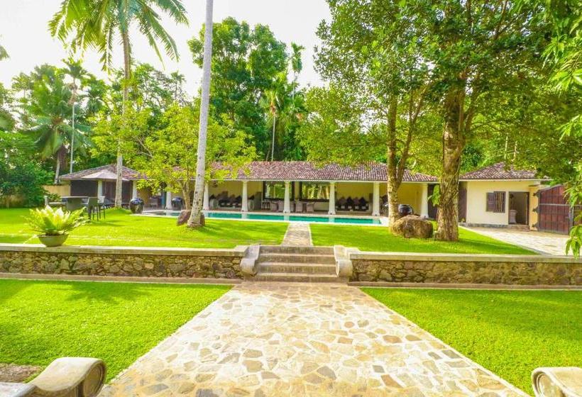 호텔 Pedlars Manor