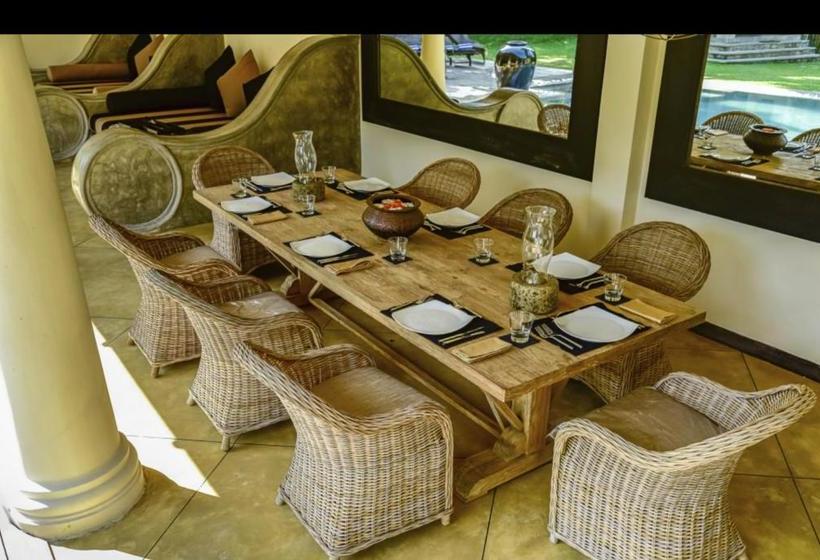 호텔 Pedlars Manor