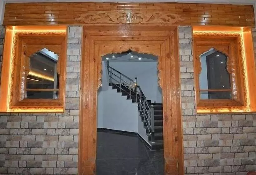 Hotelli Uttarakhand Resort