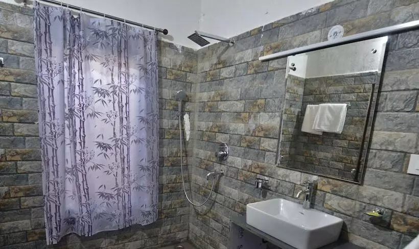 Hotelli Uttarakhand Resort