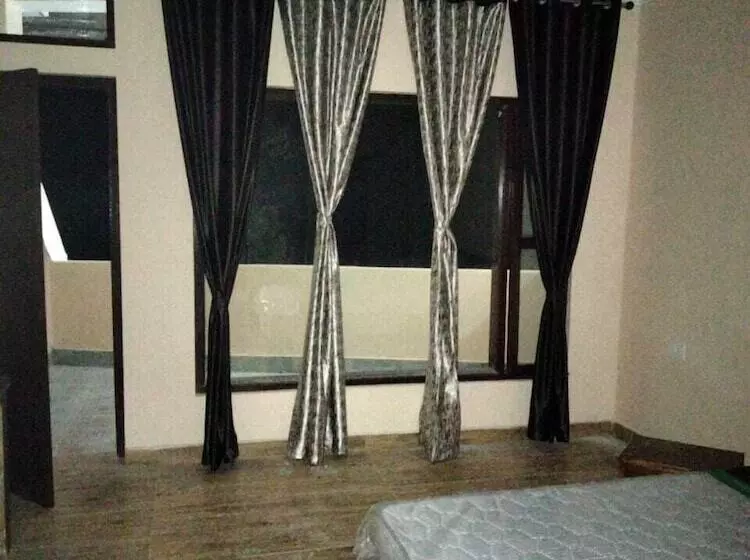 Hotelli Uttarakhand Resort