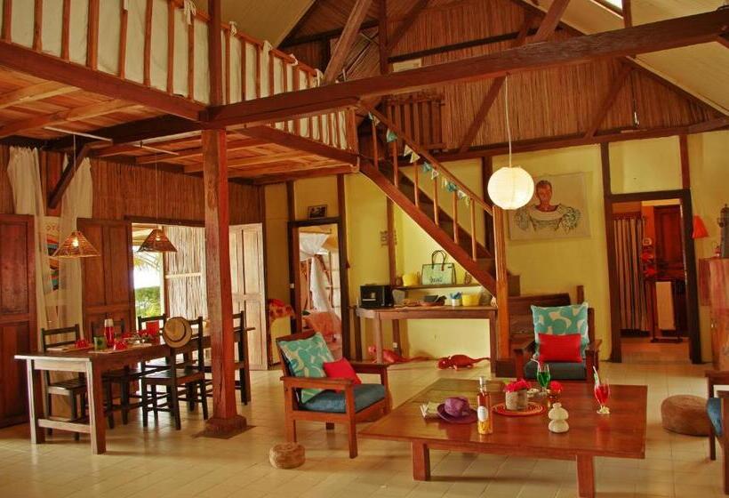 هتل Villas De Vohilava