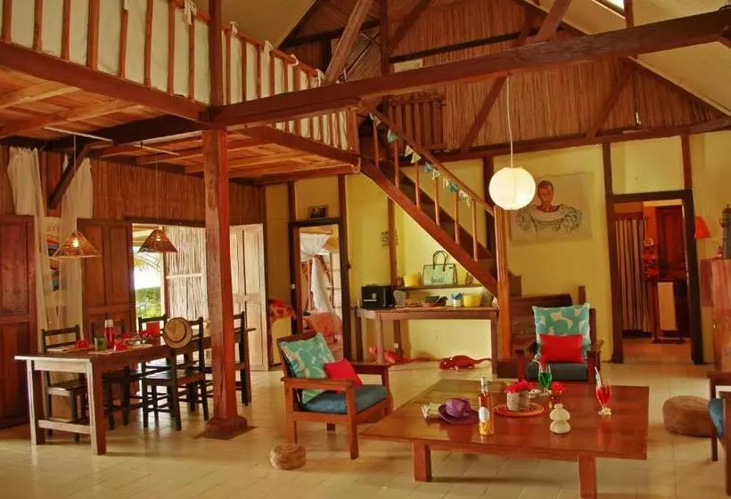 هتل Villas De Vohilava