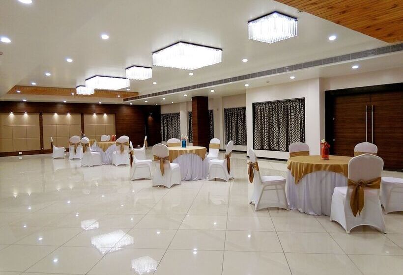 Riverarch Greenfields Resort