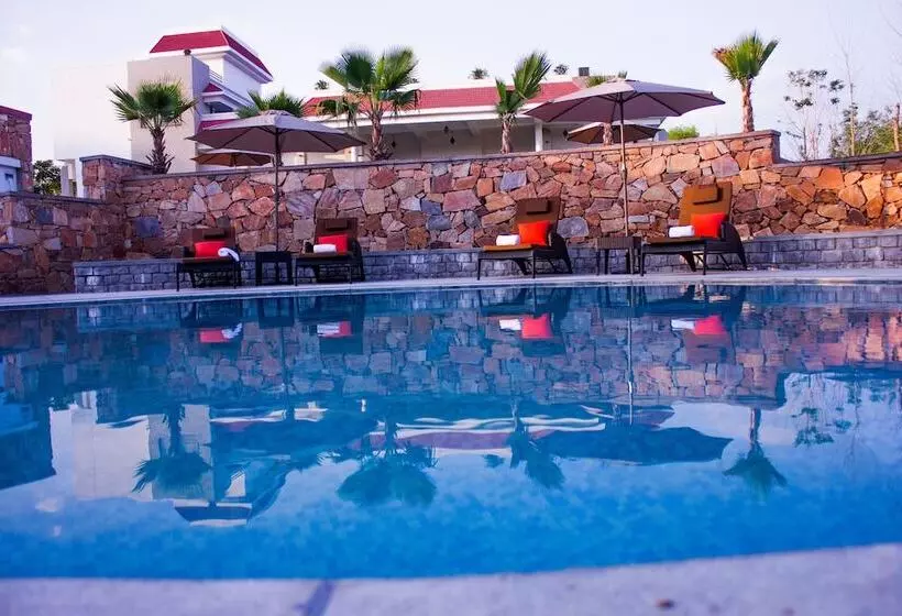 Riverarch Greenfields Resort