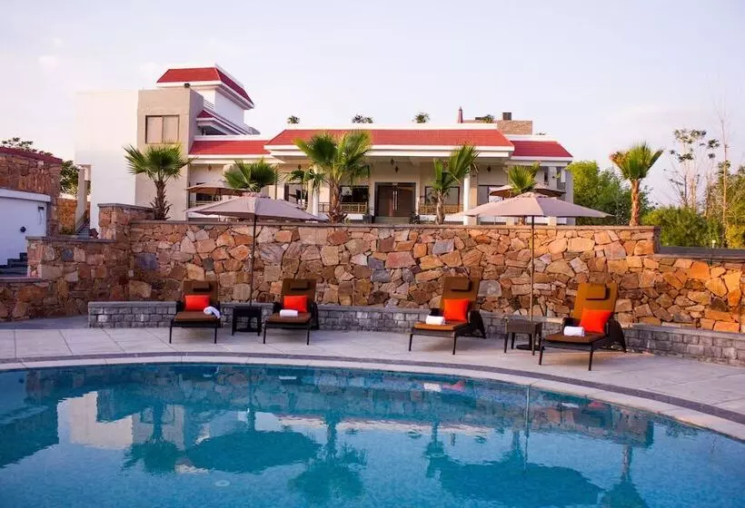 Riverarch Greenfields Resort