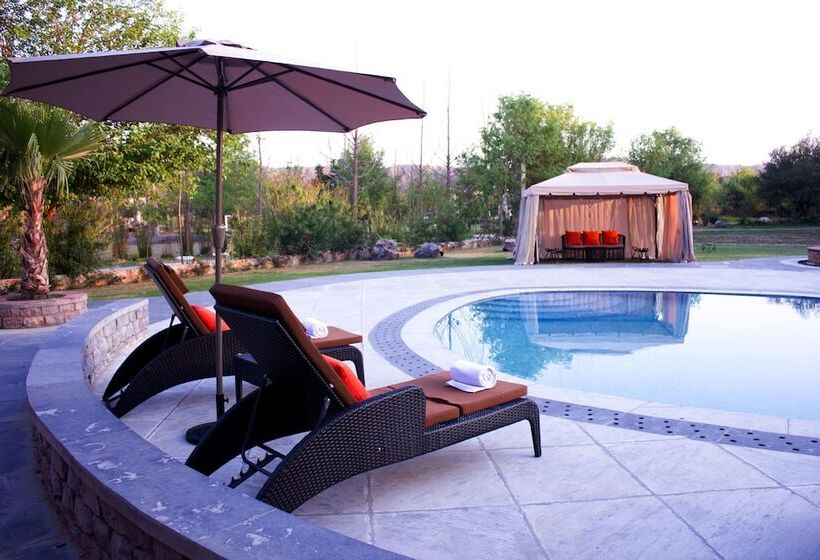 Riverarch Greenfields Resort